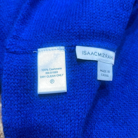 A beautiful soft Cashmere scarf! - Picture 2 of 2